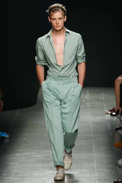 Look 39